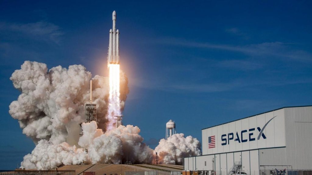 spacex- space X raketa